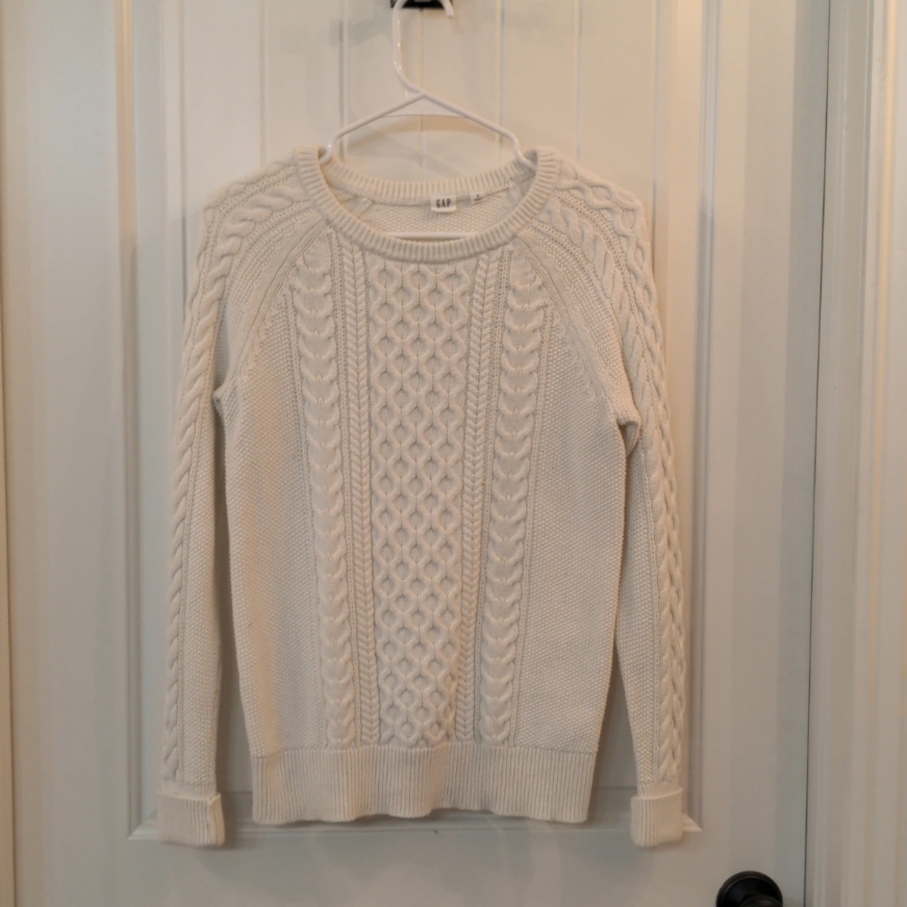 Gap cable knit sweater